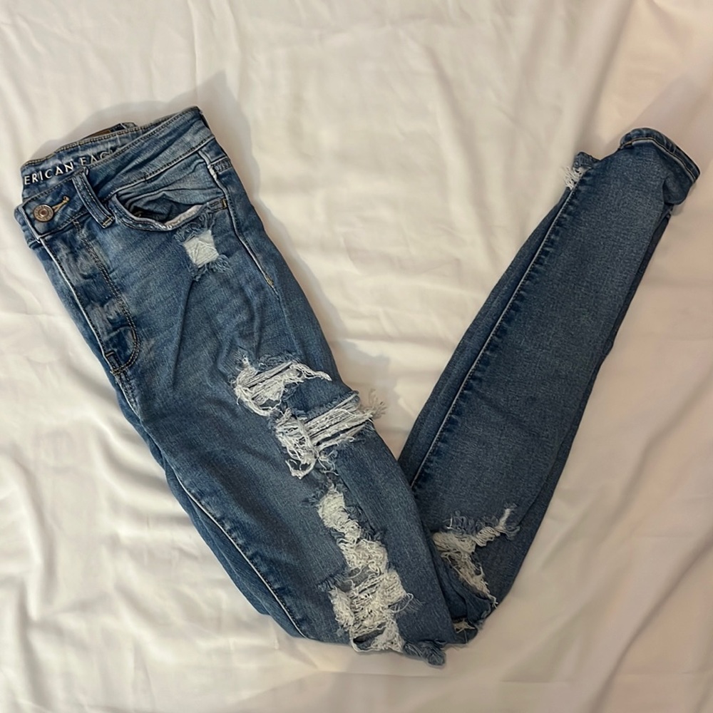 American Eagle High Rise Ripped Jegging